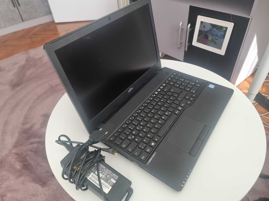 Laptop fujitsu i5 7200u 8gb ddr4 ssd 128gb