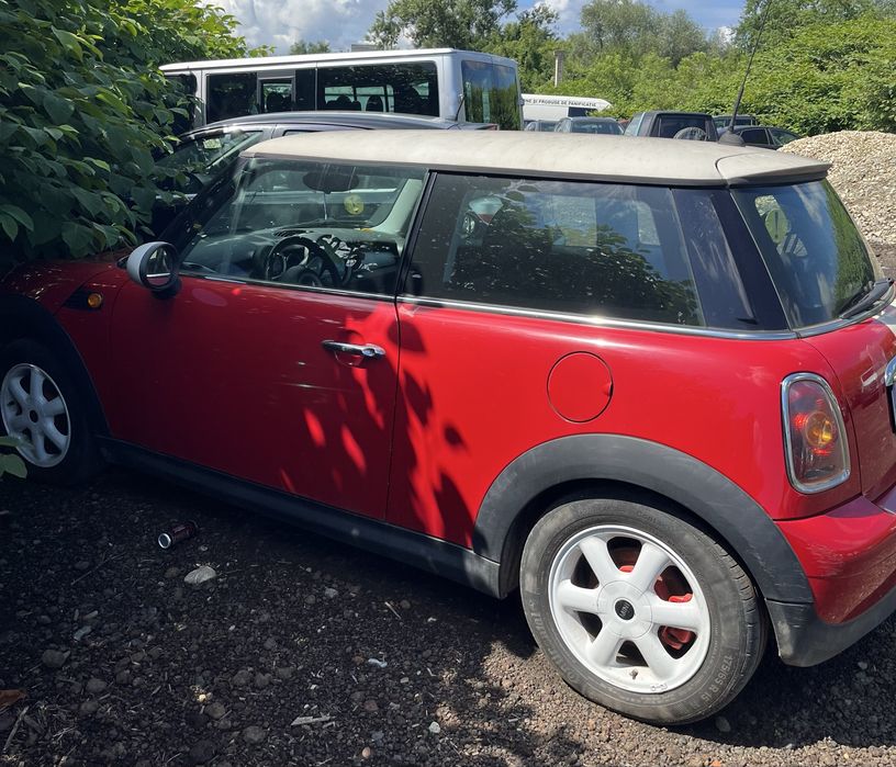 Mini Cooper,roșu.