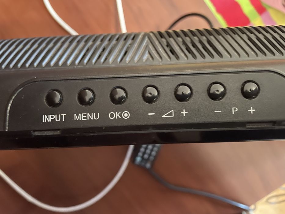 Televizor cu diagonala 48 inci  LG.