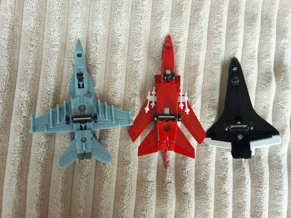 Matchbox MIL MI-24 HIND-D Helikopter , F - 18 Hornet, B 2 Stealth,