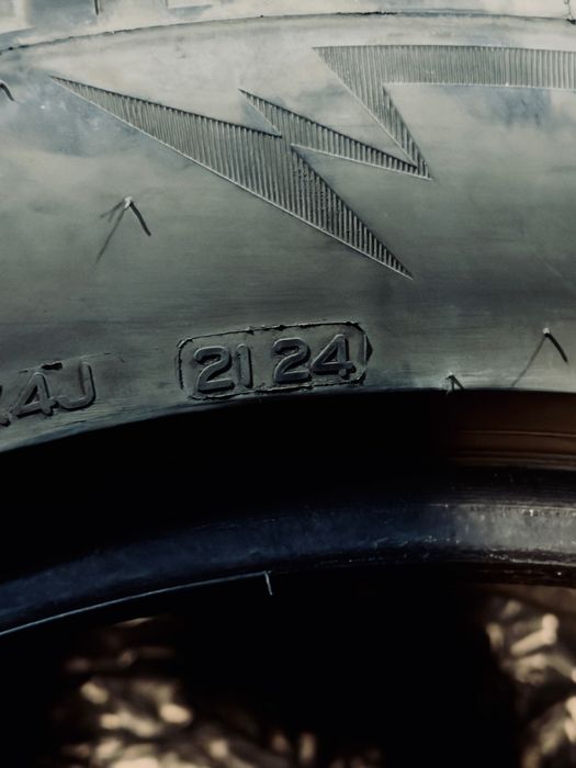 Зимни гуми Bridgestone Blizzak 285/45 R20.