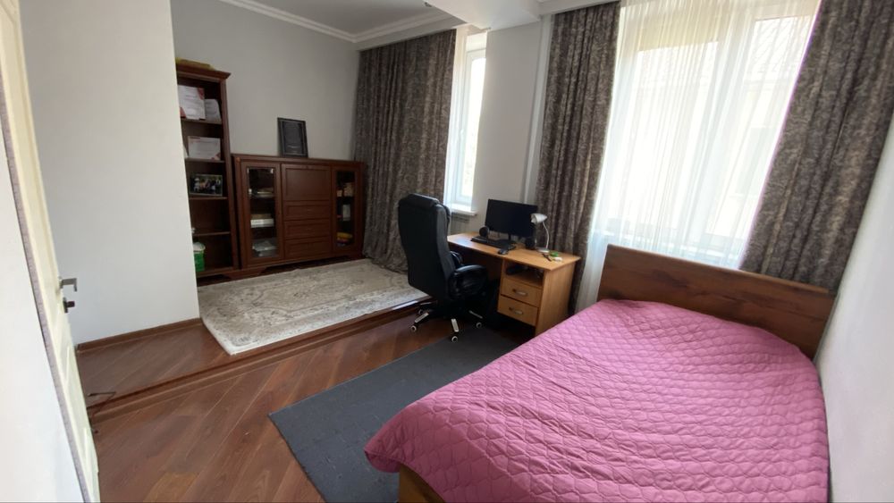 Продам 4-х комнатную квартиру