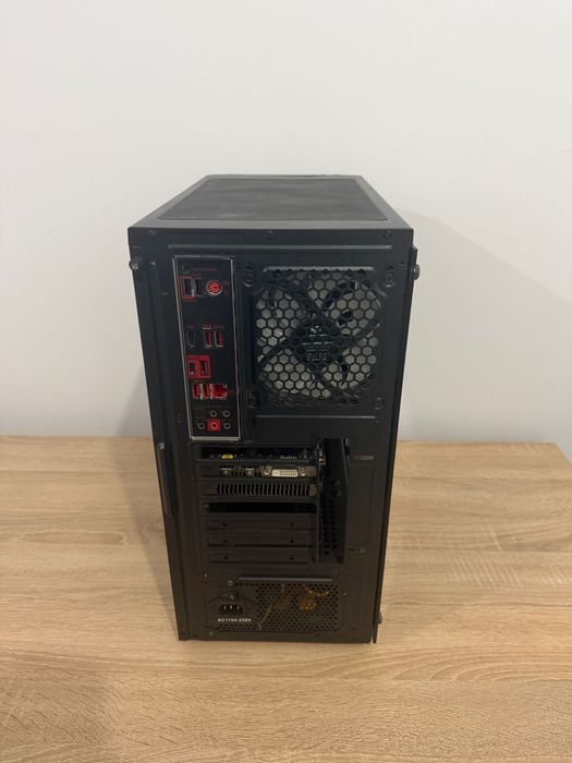 Vând PC gaming, conditie buna