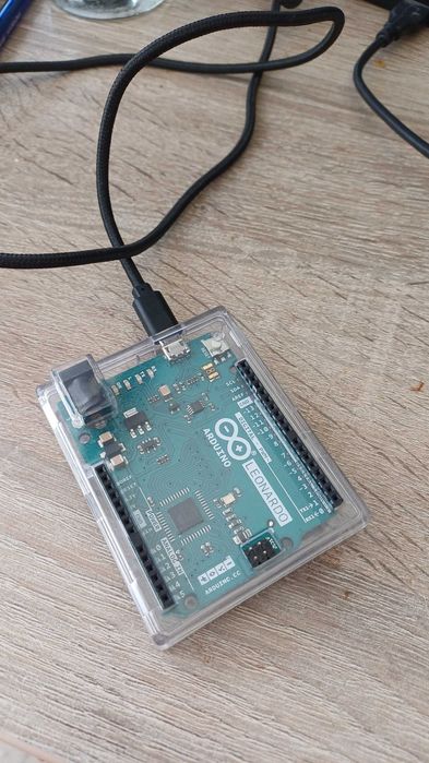 Lucrezi de acasa la PC? Ai nevoie cineva sa miste din mouse ?