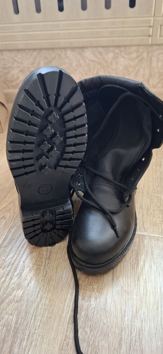 Военные ботинки с высоким берцем