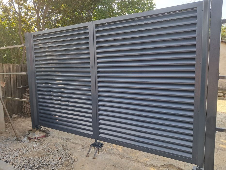 Porți și garduri model JALUZELE