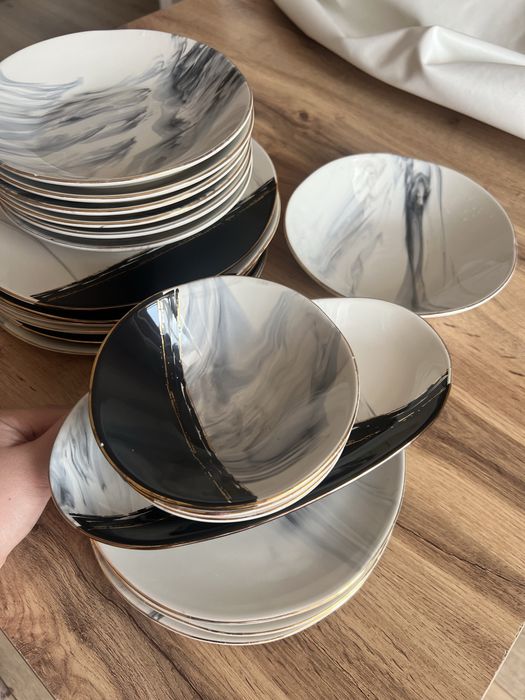 Продам красивый сервиз