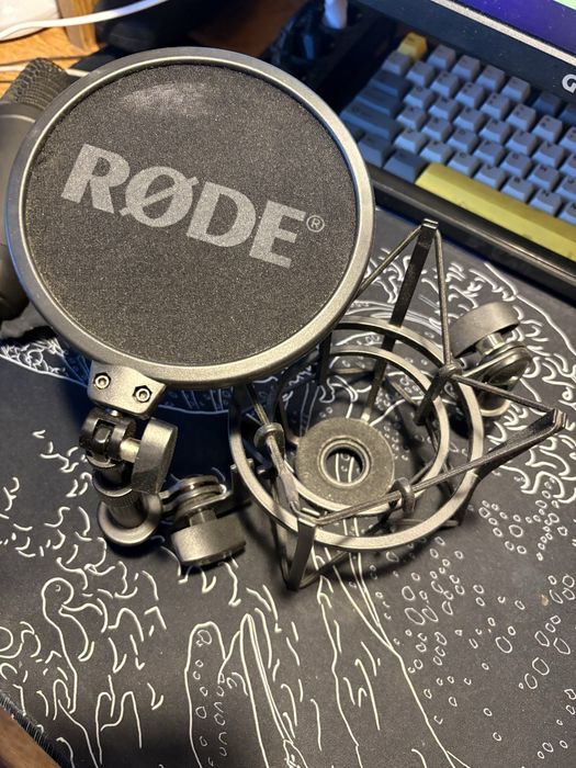 Продам микрофон rode nt1a с аудиокартой