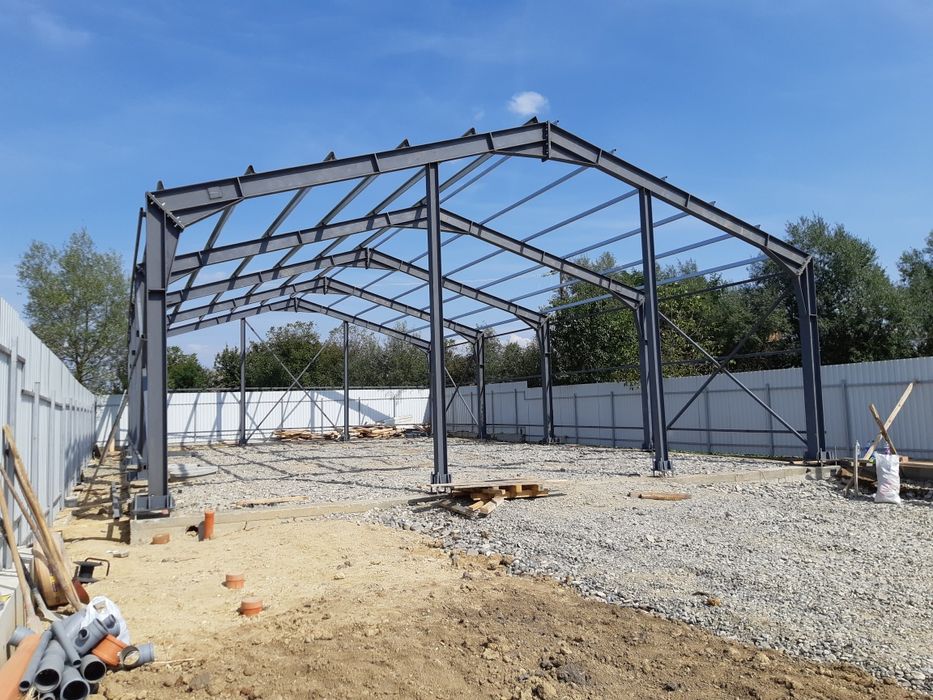 Vand hala metalică din profil IPE 10 x20 x4