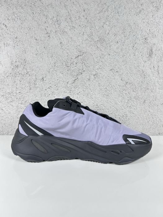 Yeezy Boost 700 MNVN Geode