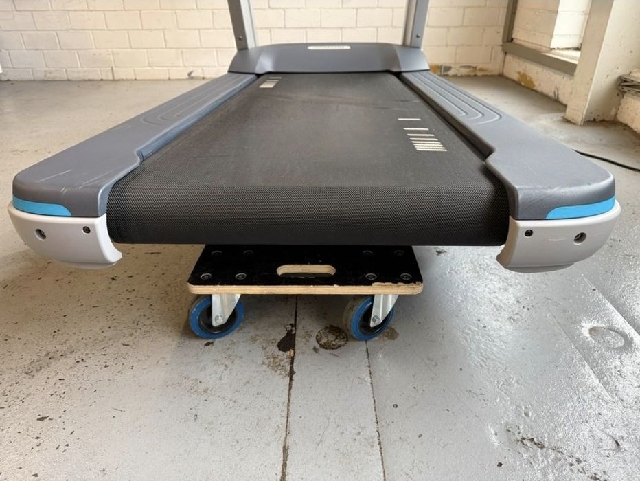 Фитнес уреди Precor бягаща пътека