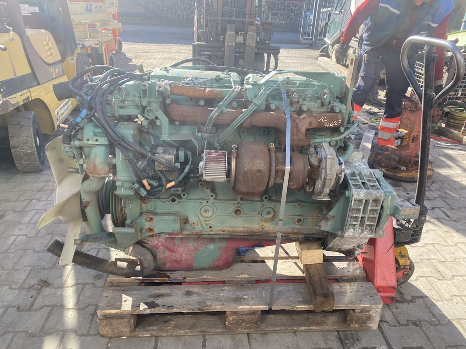 Motor volvo D6B cu toate anexele