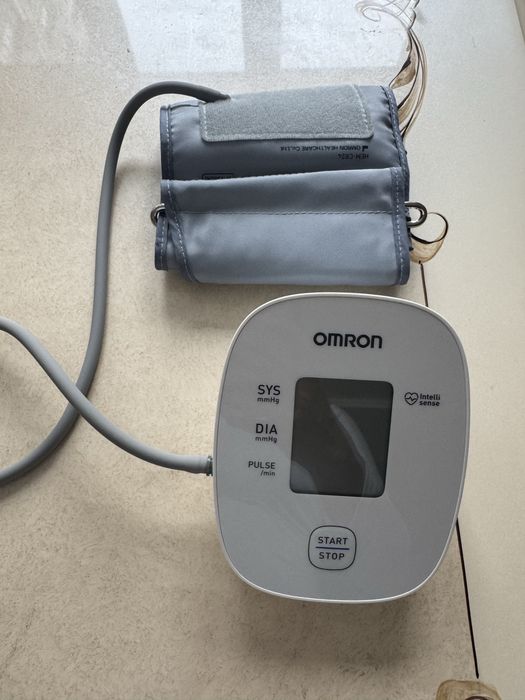 Танометр Омрон в хорошем состоянии