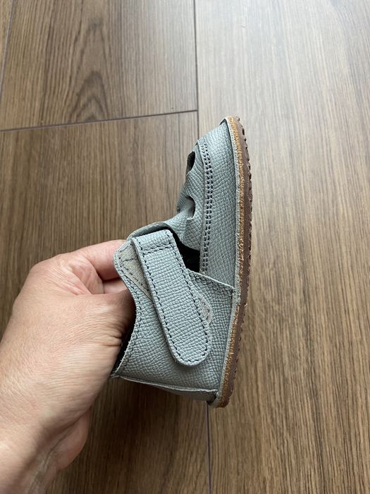 Sandale din piele naturala, nr 23. Noi.