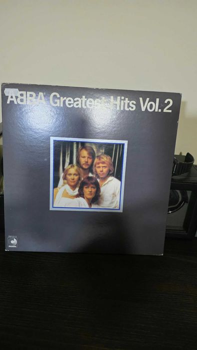 2 Vinil uri si o caseta audio ABBA