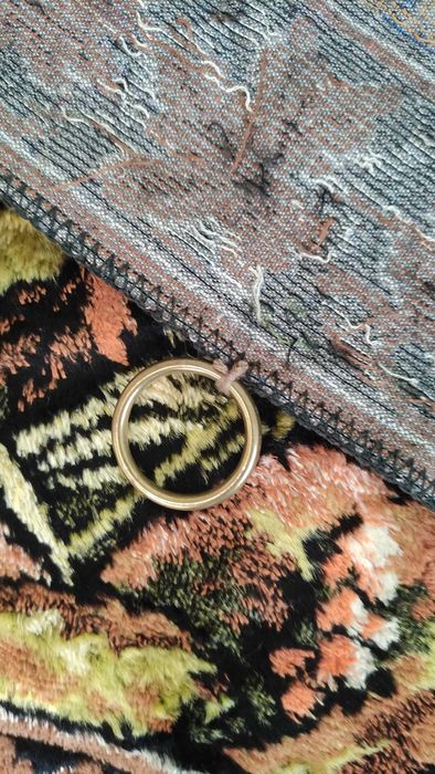 Много голям плюшен ковьор /покривало за легло