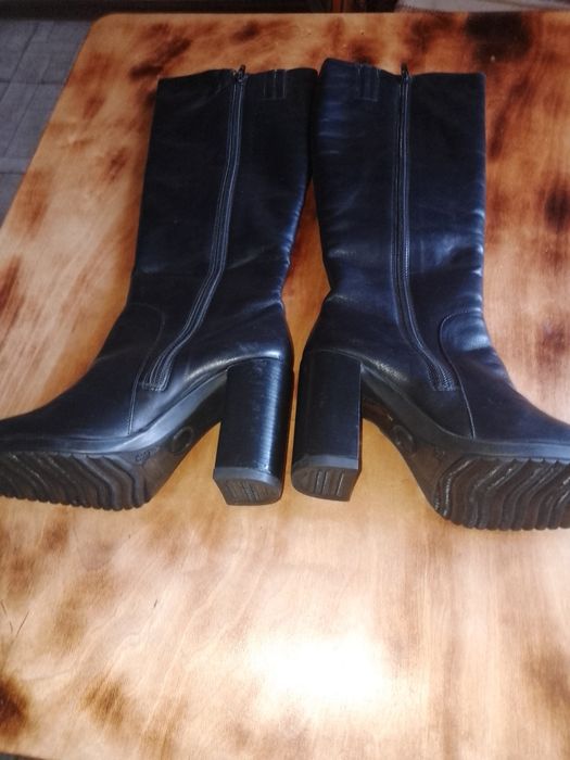 Продам зимние сапоги