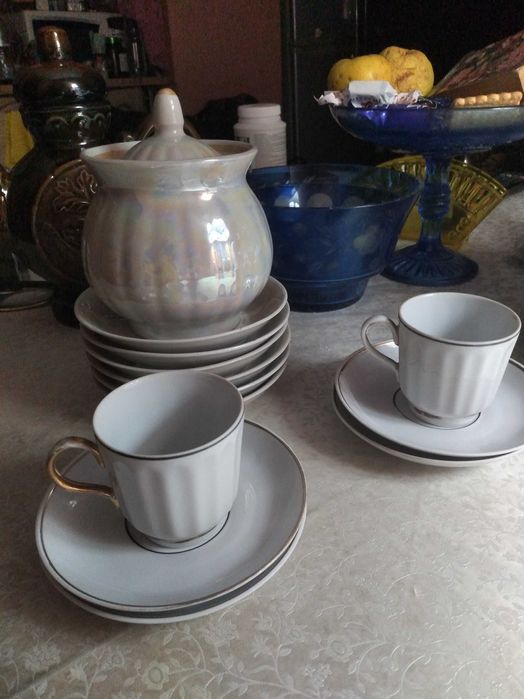 Сахарницв и завврной чайник