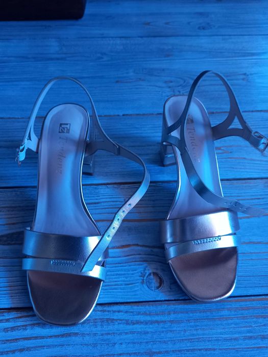 Дамски нови сандали