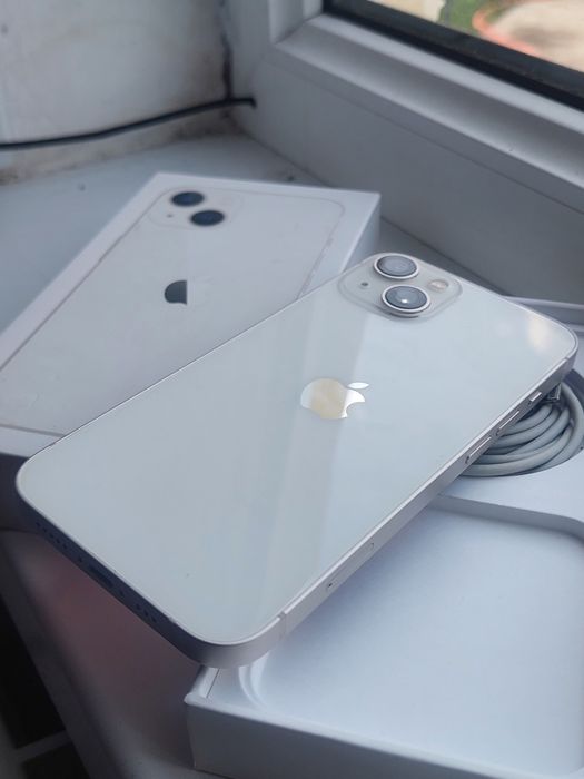 Продам айфон 13 IPhone 13