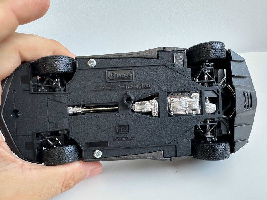 Macheta auto Bburago Lamborghini Reventon 1/24
