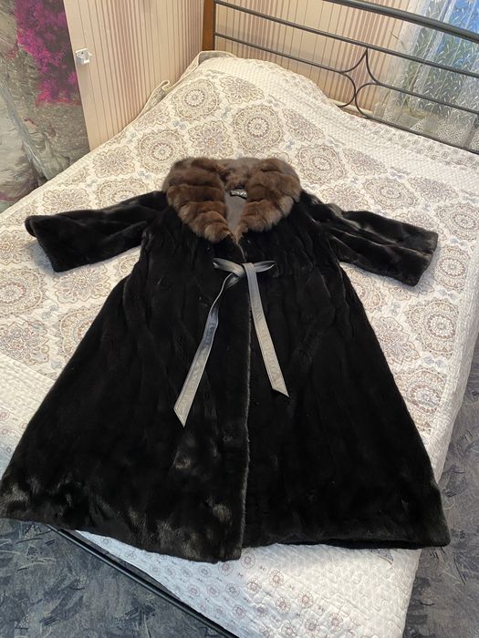 Продается новая ,норковая шуба