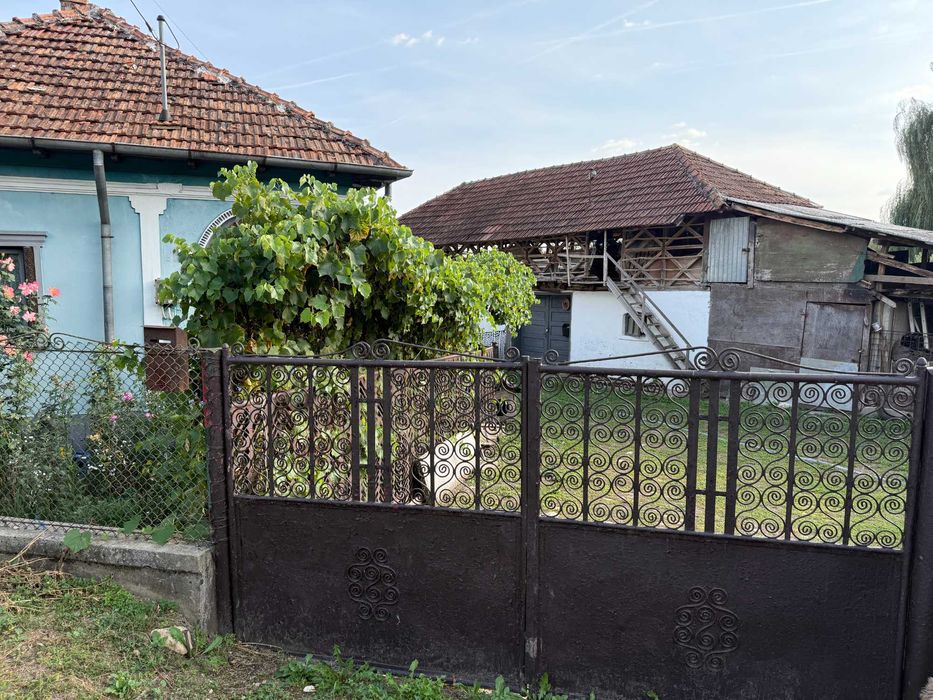 Vand Casa Batraneasca + Teren 1754 mp Com. Malureni Sat Bunești Argeș