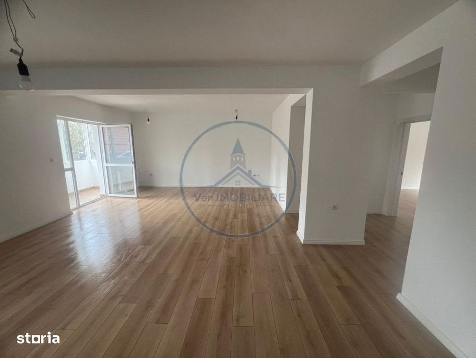 Apartament 3 camere, parter, 104 mp — fotografia 1