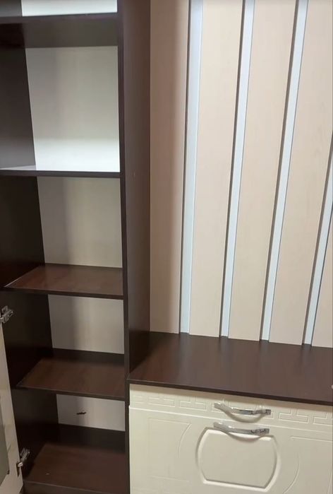 Срочно почти новая прихожая читайте опесание