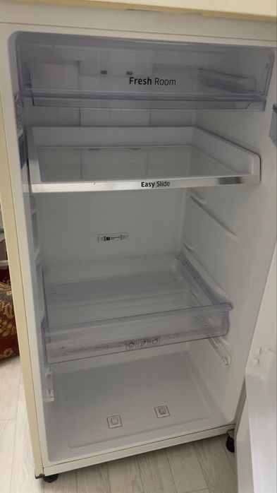 Холодильник Samsung