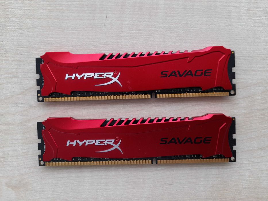 kit Memorie HyperX Savage Red 8 GB, DDR3, 1600MHz, CL9, 1.5V  450 lei