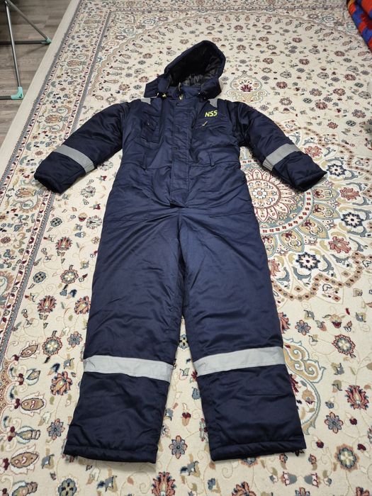 Продам спецовку комбинезон зимний