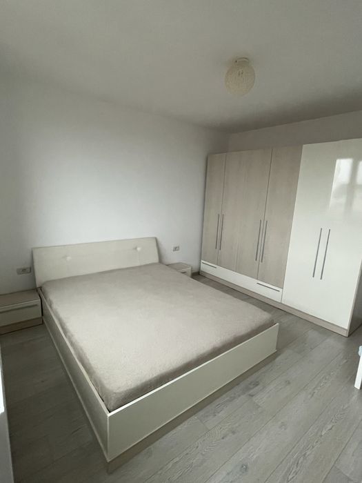 Inchiriez apartament