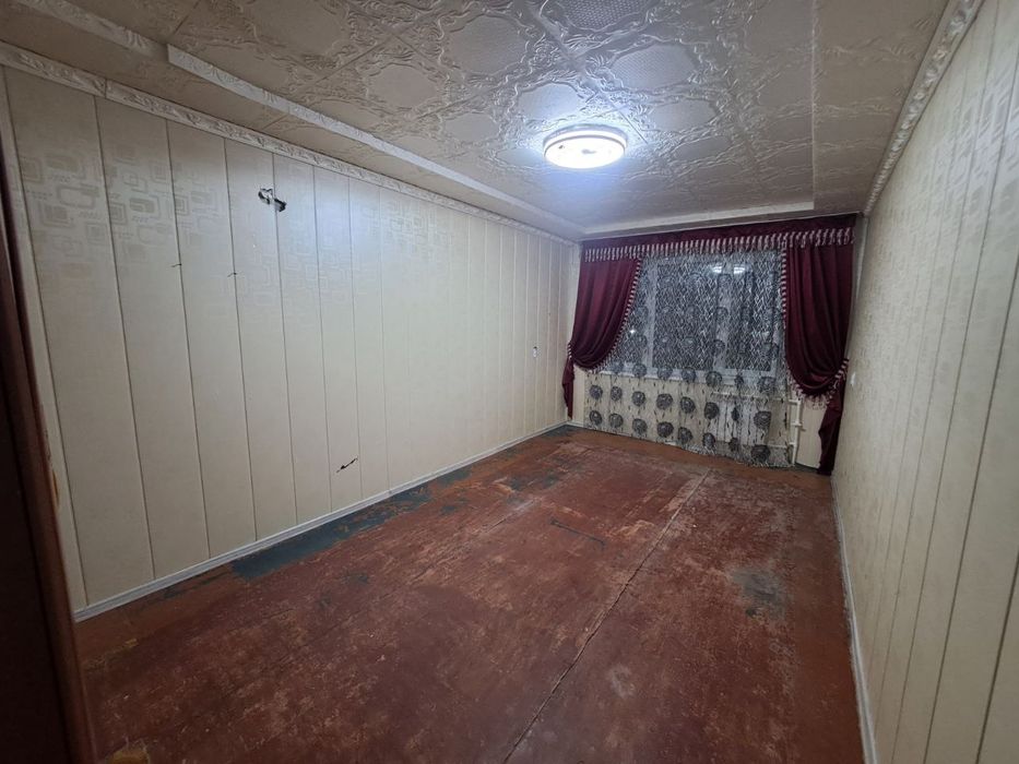 Продаётся Чирчик 3ком 3этаж 4мик