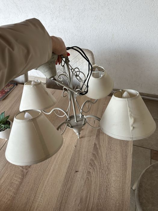 Lustra suspendată vintage 4 becuri