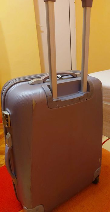 Оригинален твърд куфар Visa Delsay