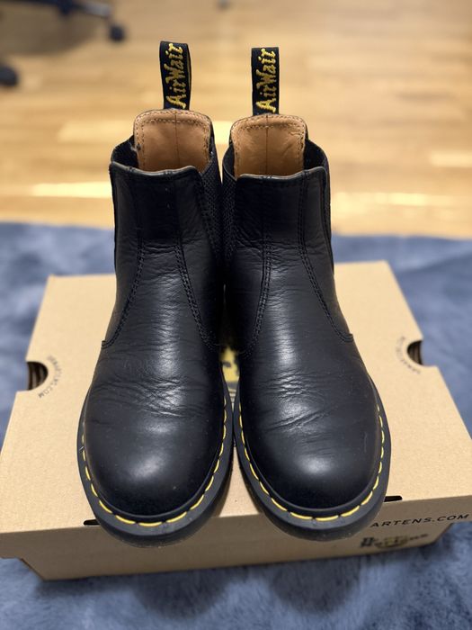Ghete Chelsea Dr. Martens din piele