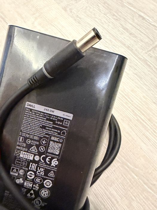 Incarcator Laptop DELL de 240 W