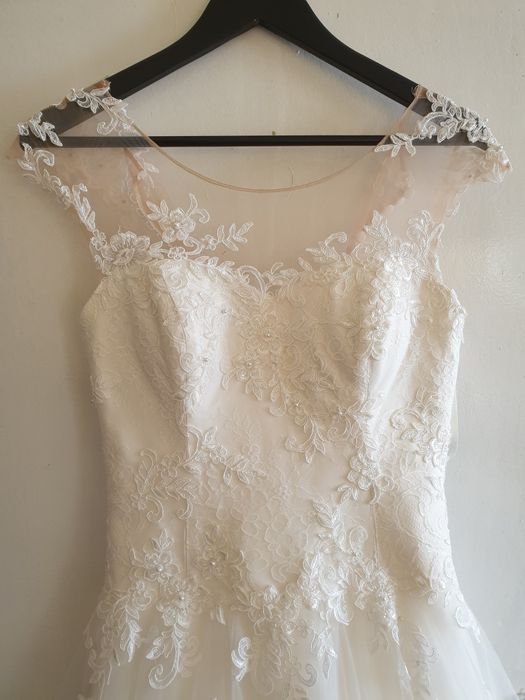 Сватбена рокля с френска дантела