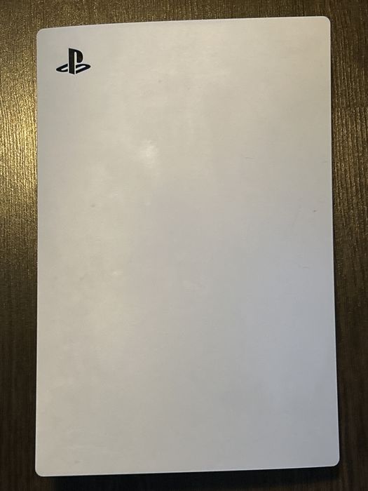 Vând PS5 2022, 825GB, Digital Edition