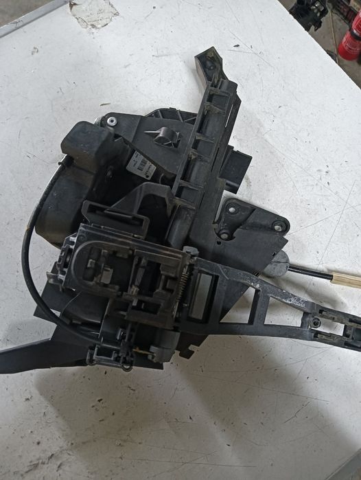 Broasca Usa Stanga Spate Ford Kuga I [ 2008 - 2012 ]