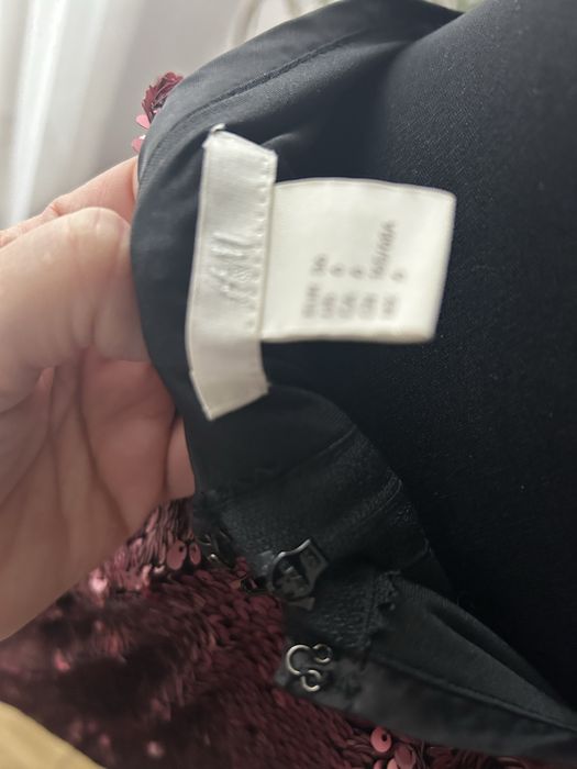 Fusta H&M , midi, paiete roze, noua , marime 36