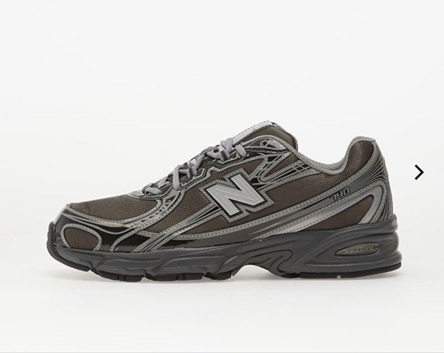 New Balance 740