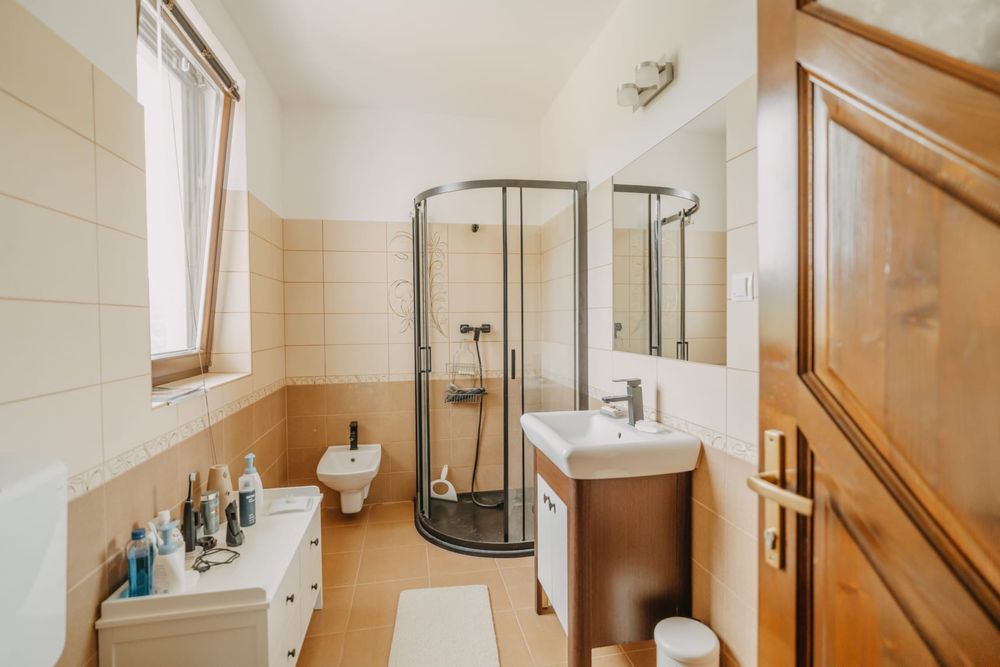 Casă de lucuit in zona liniștită