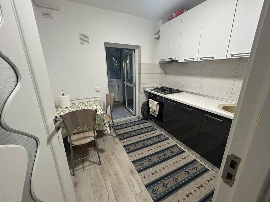 Apartament 1 camera decomandat Podul de fier Statia Pădurii