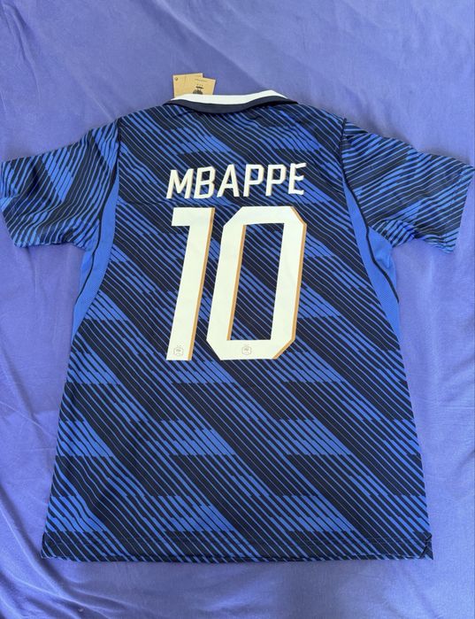 Tricou Mbappe franta