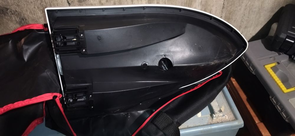 Barca de momit cu gps, geanta de protectie si 2  acumulatori de 12000