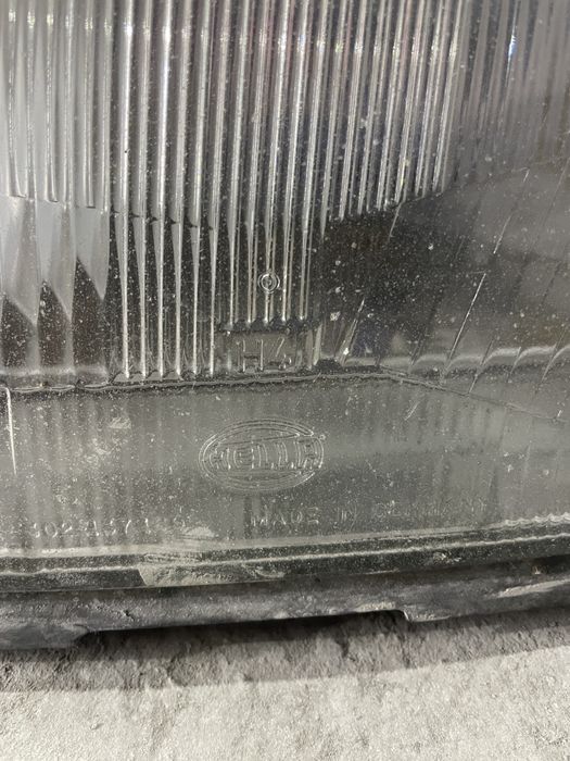 Продам фары от ауди 100 с4