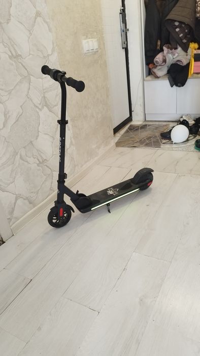 Детский электрический самокат