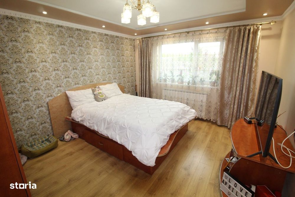 Vând casă P+M în Hunedoara, zona Micro3-Altex, teren 1413mp, f.s. 17m